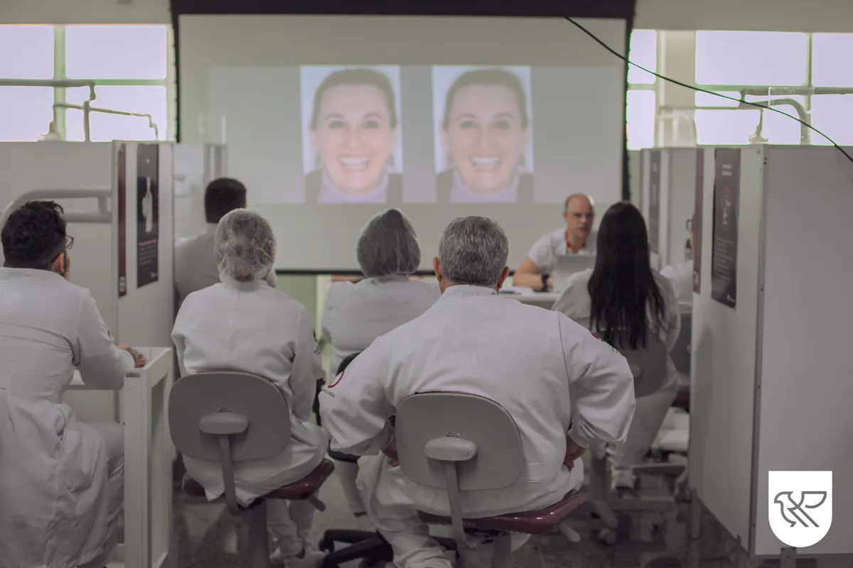 Início da Primeira turma do Curso de Extensão em Restaurações Complexas em Dentes Posteriores
