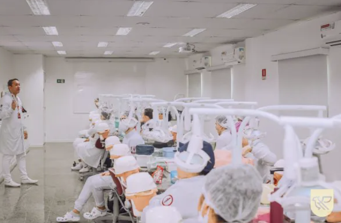 Início da Turma 2 do Curso de Extensão Clínico Laboratorial em Estética Dental - CROMA